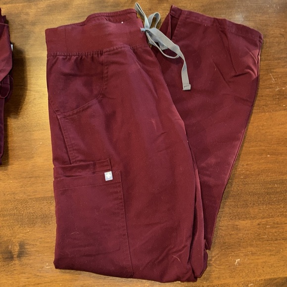 XS maroon FIGS - Picture 2 of 3